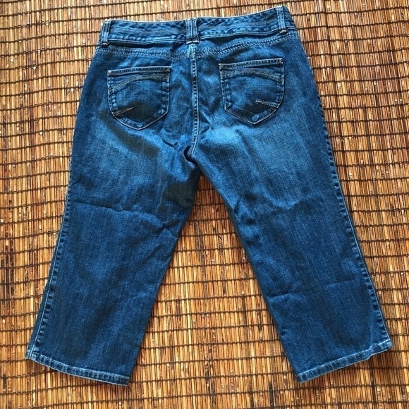 Eddie Bauer size 12 Curvy Crop Jeans - Picture 4 of 4